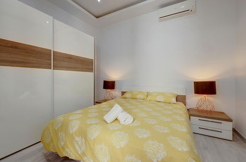 Photo 10 - Modern Apartment in the Best Area of Sliema