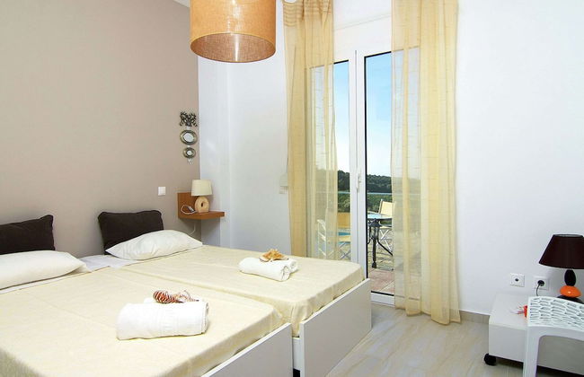 Peaceful Holiday Home in Agia Triada With Swimming Pool - Foto 3