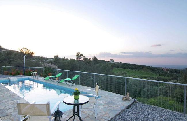 Peaceful Holiday Home in Agia Triada With Swimming Pool - Foto 10