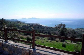 Photo 29 - Peaceful Holiday Home in Agia Triada With Swimming Pool