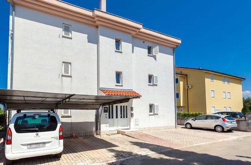 Foto 17 - Modern Apartment With Roof Terrace Near the Beach