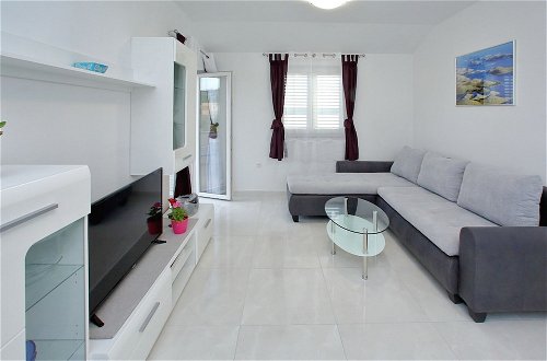 Photo 12 - Spasious two Storey Holiday Home With Great Sea View Terrace