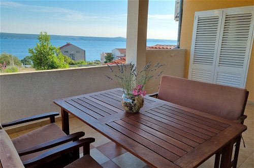 Foto 16 - Spasious two Storey Holiday Home With Great Sea View Terrace
