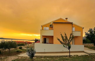 Foto 1 - Spasious two Storey Holiday Home With Great Sea View Terrace