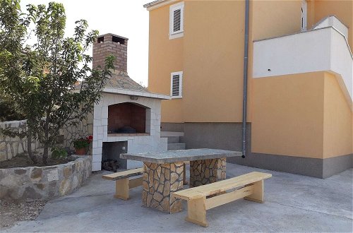Foto 28 - Spasious two Storey Holiday Home With Great Sea View Terrace