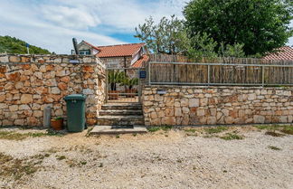 Photo 2 - Chic Holiday Home in Marina With Private Swimming Pool