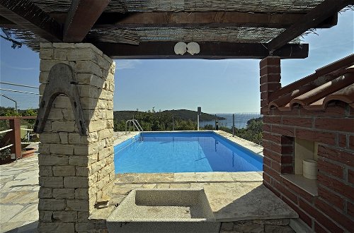 Photo 9 - Toni - With Pool and View - A4