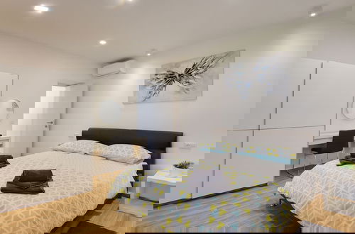 Foto 6 - Spacious Holiday Home in Valbandon