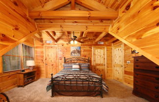 Foto 3 - Black Bear Hideaway - Five Bedroom Cabin