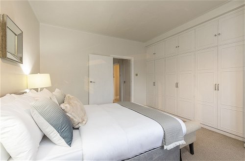Photo 5 - Imperial Suite in Swiss Cottage