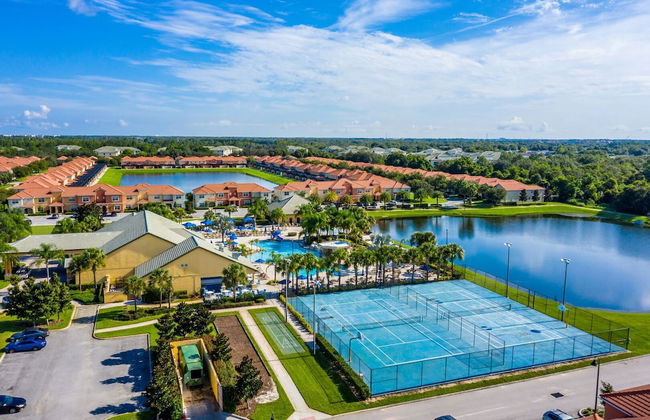 Contemporary 4 Bed 3 Bath Town Home With Upgrades, Private Pool i Close to Disney, Shopping - Foto 25