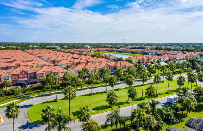 Contemporary 4 Bed 3 Bath Town Home With Upgrades, Private Pool i Close to Disney, Shopping - Foto 24