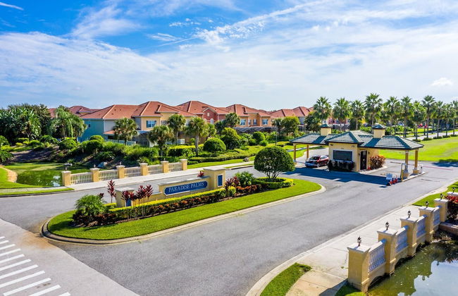Contemporary 4 Bed 3 Bath Town Home With Upgrades, Private Pool i Close to Disney, Shopping - Foto 22