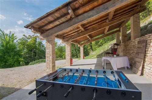 Foto 36 - Chic Villa in Acqualagna with Hot Tub in Pool & Private Garden