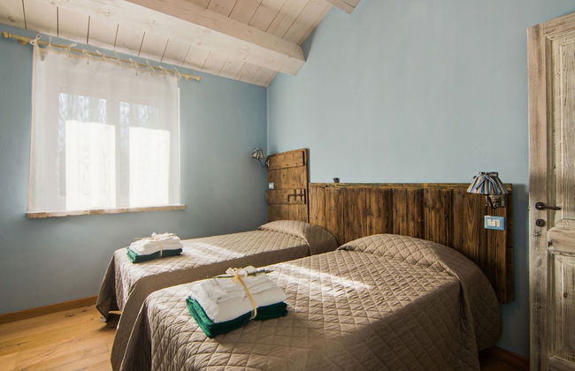 Chic Villa in Acqualagna with Hot Tub in Pool & Private Garden - Foto 9