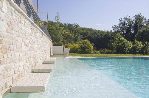 Foto 28 - Chic Villa in Acqualagna with Hot Tub in Pool & Private Garden