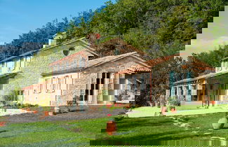 Foto 1 - Chic Villa in Acqualagna with Hot Tub in Pool & Private Garden