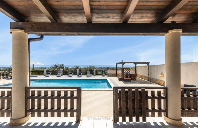 Villa Zora in Avola With 4 Bedrooms and 3 Bathrooms - Photo 15