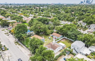 Photo 1 - Upper Design District 3BD Home w/Jacuzzi and Backyard