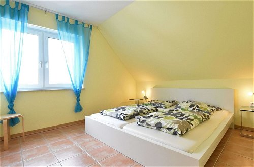 Photo 2 - 5-bedroom Holiday Home in Zierow With Garden