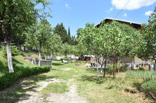 Foto 13 - Modern Apartment in Knin With Garden