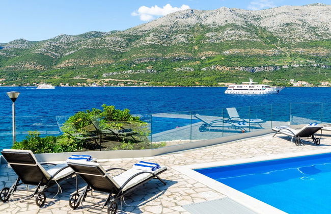 Beachfront Villa Gabriela with Pool - Foto 63