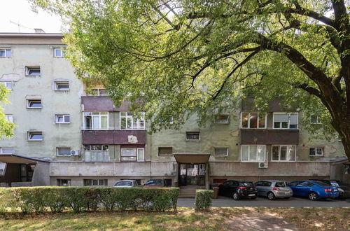 Photo 6 - Bright 2bdr Apartment With a Balcony