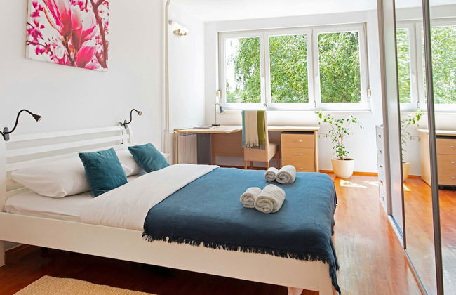 Bright 2bdr Apartment With a Balcony - Foto 1