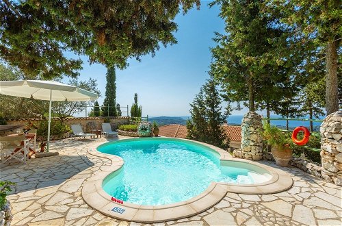 Foto 5 - Villa Gallini Large Private Pool Walk to Beach Sea Views A C Wifi - 979