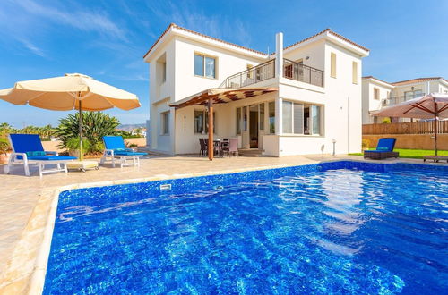 Photo 21 - Villa Seashore One Large Private Pool Walk to Beach Sea Views A C Wifi - 3150