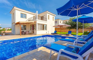 Foto 1 - Villa Seashore One Large Private Pool Walk to Beach Sea Views A C Wifi - 3150