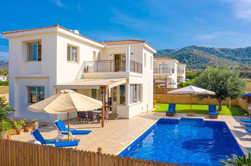 Photo 16 - Villa Seashore One Large Private Pool Walk to Beach Sea Views A C Wifi - 3150