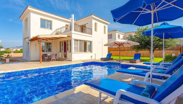 Foto 1 - Villa Seashore One Large Private Pool Walk to Beach Sea Views A C Wifi - 3150