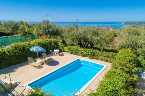 Foto 8 - Villa Russa Anna Large Private Pool Walk to Beach Sea Views Wifi Car Not Required - 2019