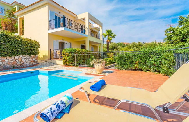 Skala Villa Yellow Large Private Pool Walk to Beach Sea Views A C Wifi - 2826 - Foto 1