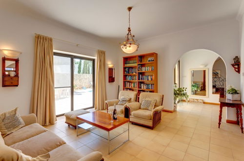 Foto 15 - Superlative 4 Bedroom Villa With Private Pool