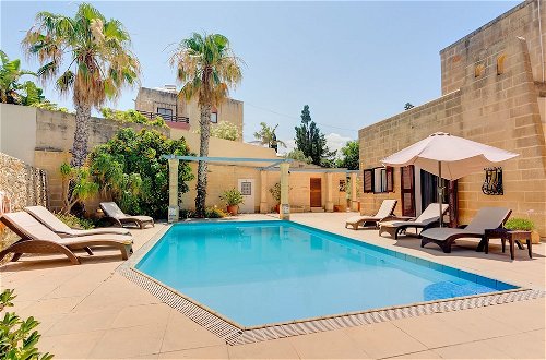Foto 1 - Superlative 4 Bedroom Villa With Private Pool