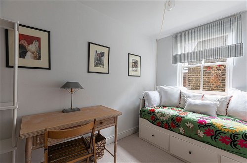 Foto 2 - ALTIDO Stylish 2-bed Flat w/ Terrace Near Battersea Park
