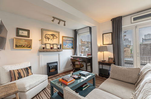 Photo 15 - ALTIDO Stylish 2-bed Flat w/ Terrace Near Battersea Park