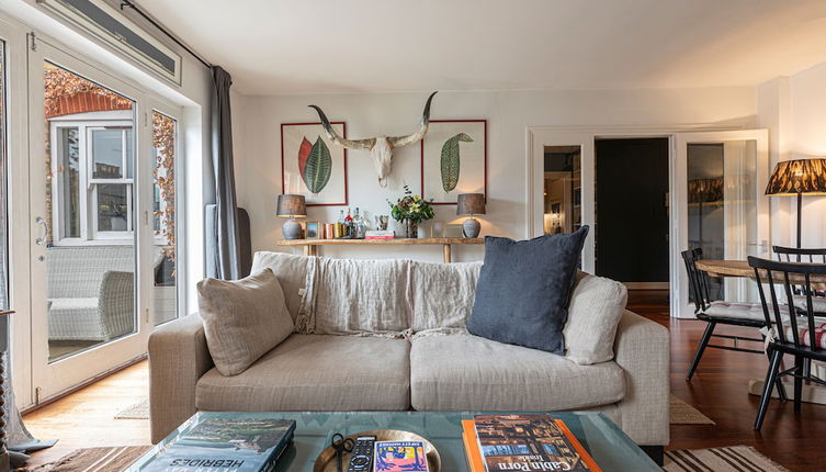 Photo 1 - JOIVY Stylish 2-bed Flat w/ Terrace Near Battersea Park