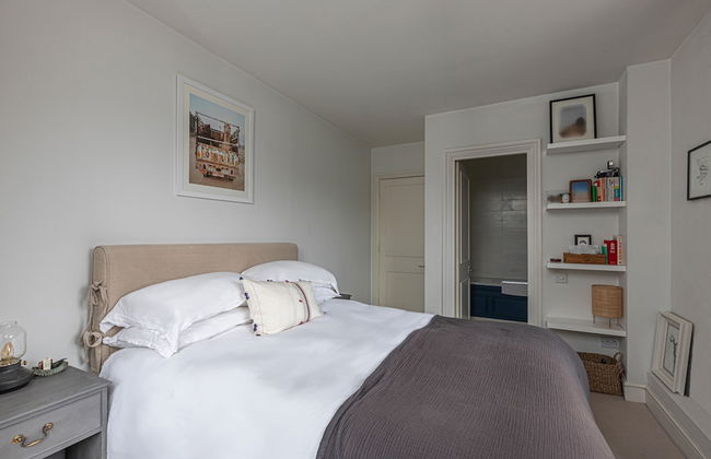 JOIVY Stylish 2-bed Flat w/ Terrace Near Battersea Park - Foto 9