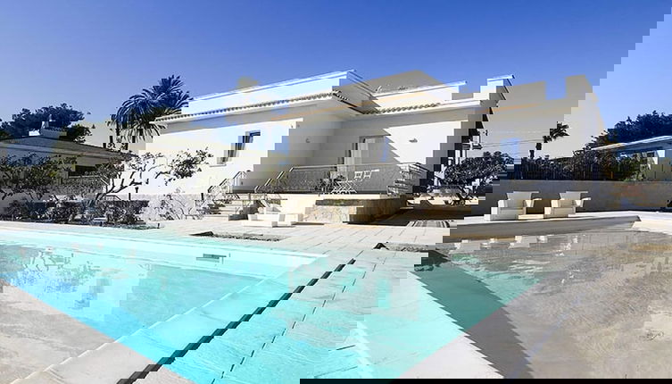 Photo 1 - Luxury Villa in Marsala With Pool and Private Garden and Near the Sea