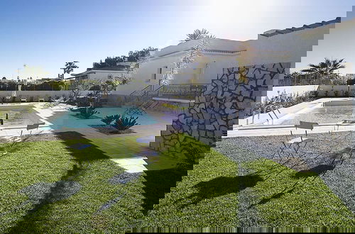 Photo 17 - Luxury Villa in Marsala With Pool and Private Garden and Near the Sea
