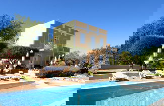 Foto 1 - Authentic yet Modern Villa and Cottage With Pool