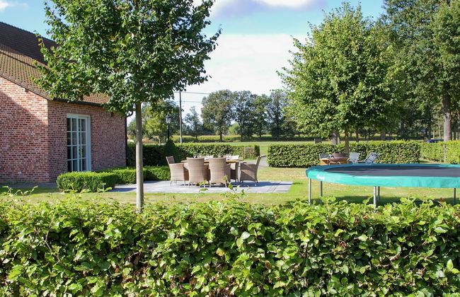 Peer Villa With Garden - Photo 20