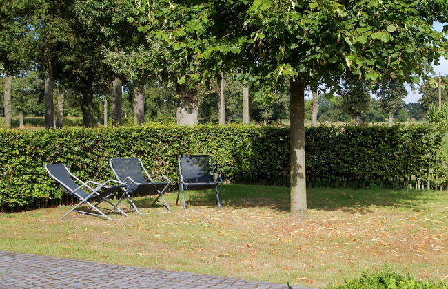 Peer Villa With Garden - Photo 37