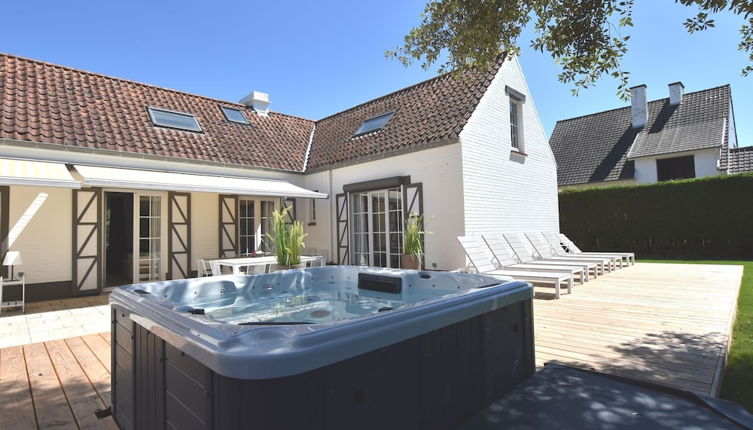 Photo 1 - Luxury Villa in Sint-Idesbald with Hot Tub