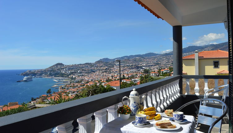 Photo 1 - Top Floor With three Balconies