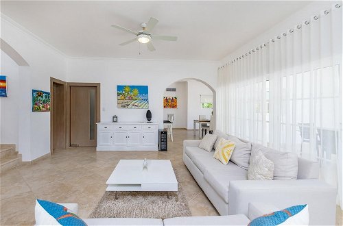 Photo 10 - Beautiful 5-bdr 2 Levels Villa for Rent in Punta Cana - Golf Front With Pool Jacuzzi Maid