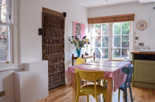 Photo 9 - Charming 3-bedroom Garden Flat In Edwardian Terrace